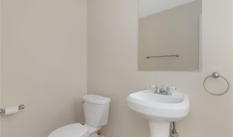 9 Chestnut Hill Rd B, Middletown, RI 02842