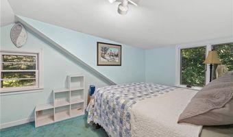 101 Hopkins Ave, Johnston, RI 02919