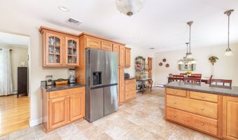 3 Travel Rd, Alloway, NJ 07461