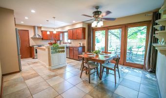 5306 Arapahoe Ln, Madison, WI 53704