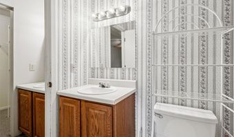 944 Sunburst Ln, Altoona, IA 50009