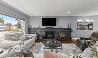15823 Rose Dr, Allen Park, MI 48101