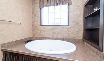 705 Horseshoe Ln, Arkadelphia, AR 71923