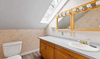 585 Riverside Dr, Augusta, ME 04330