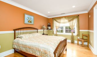 6 Congress Dr, Cromwell, CT 06416