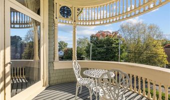 68 Kay St, Newport, RI 02840