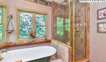 430 Crooked Creek Ln, Banner Elk, NC 28604