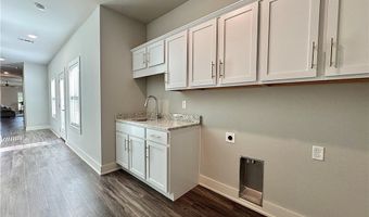 915 NE Heights Ln, Bentonville, AR 72712