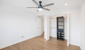 4940 A St SE 406, Washington, DC 20019