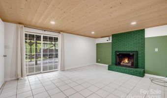1 Glen Cove Rd, Arden, NC 28704