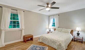 8304 FIVE GATES Rd, Annandale, VA 22003
