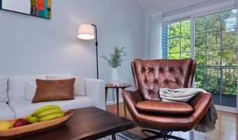 4471 Hillside Ct, Ann Arbor, MI 48105