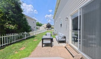 1271 Oxford Cir, Akron, OH 44312
