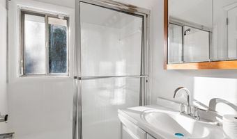 45 E LAKE Dr, Annapolis, MD 21403