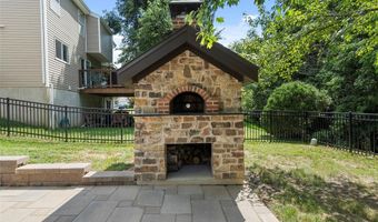 2561 Hidden Meadow Ln, Ballwin, MO 63021
