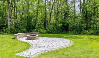 216 Wood Ln, Alburgh, VT 05440