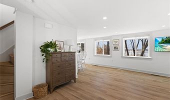 102 Lincoln Ave, East Providence, RI 02915