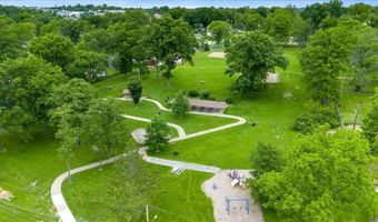 113 Roland Ave, Ballwin, MO 63021