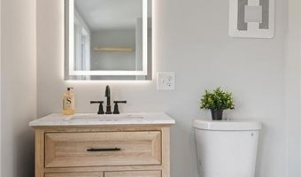 13 Carey St, Newport, RI 02840