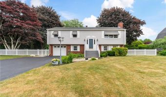 28 Eveready Ave, Bristol, RI 02809