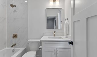 414 N MONROE St, Arlington, VA 22201