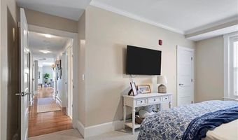 423 Hope St D, Bristol, RI 02809