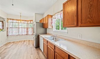 10707 Crossings Dr, Aurora, OH 44202