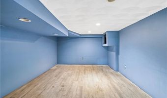 880 Charles St, North Providence, RI 02904