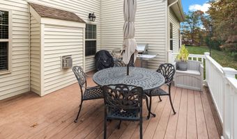 31 Rockland St, Barnegat, NJ 08005