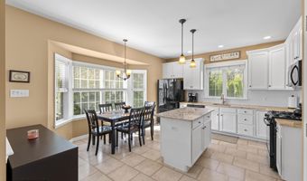 5 Overlook Ct, Bayville, NJ 08721