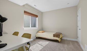 2706 Kingston Dr, Ames, IA 50010