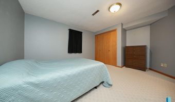 48224 266th St, Brandon, SD 57005