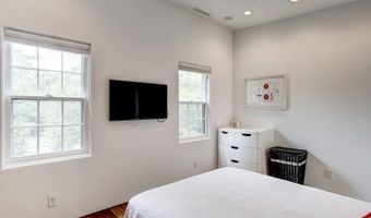3329 Q St NW, Washington, DC 20007