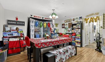 10535 SW CRESTWOOD Dr, Beaverton, OR 97008