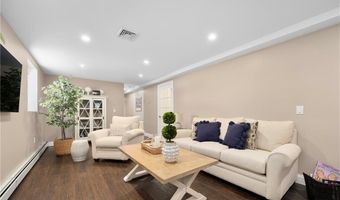 7 Robins Way, North Providence, RI 02904