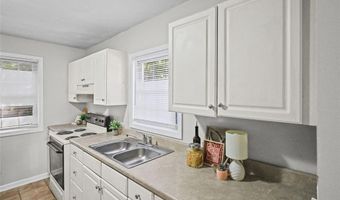301 Lampert St, Alton, IL 62002