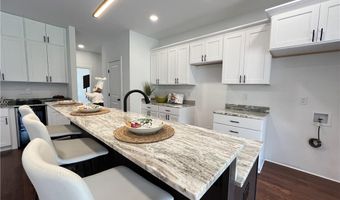 1214 Mayfield Dr, Alden, NY 14004