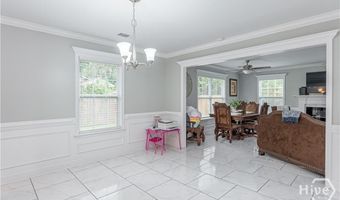 112 W 52nd St, Savannah, GA 31405