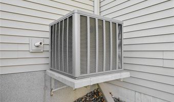 4212 Parkview Ln, Anoka, MN 55303