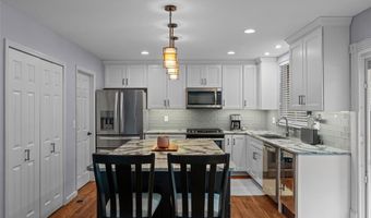 2535 Barrett Springs Dr, Ballwin, MO 63021