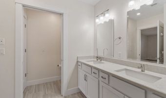 3 Longview Dr 305, Atkinson, NH 03811