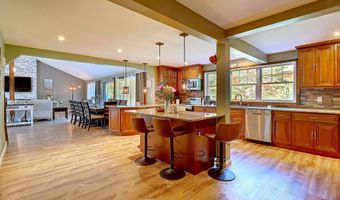 103 Malory Ct, Blakeslee, PA 18610
