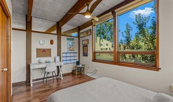 25 Logan Rd, Alton, IL 62002