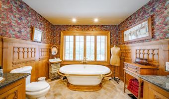 48 Old Searsport Ave, Belfast, ME 04915