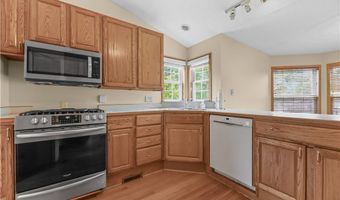 1701 Woods Rd, Akron, OH 44306