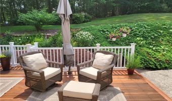 16 Leonard Dr, North Smithfield, RI 02896