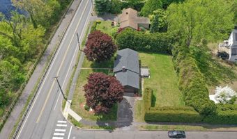 629 River Rd, Agawam, MA 01001
