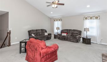 6750 Manchester Dr, Maryville, IL 62062