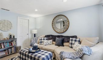 24 Pond Ct 24A, North Providence, RI 02904