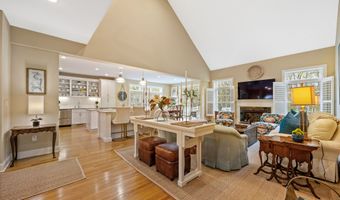 305 Richmond Glen Dr, Cheshire, CT 06410
